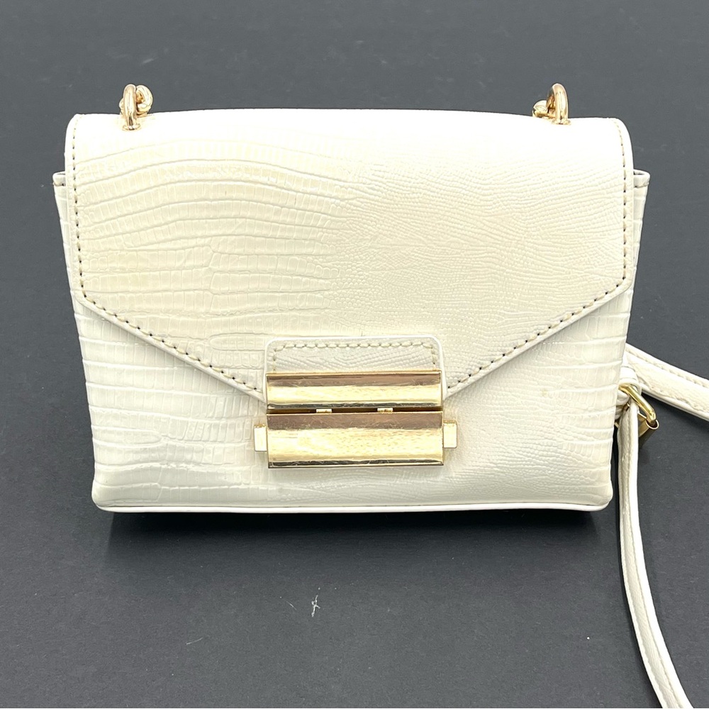Forever 21 Ivory Faux Crocodile Skin Evening Clutch Shoulder Bag (B0001)